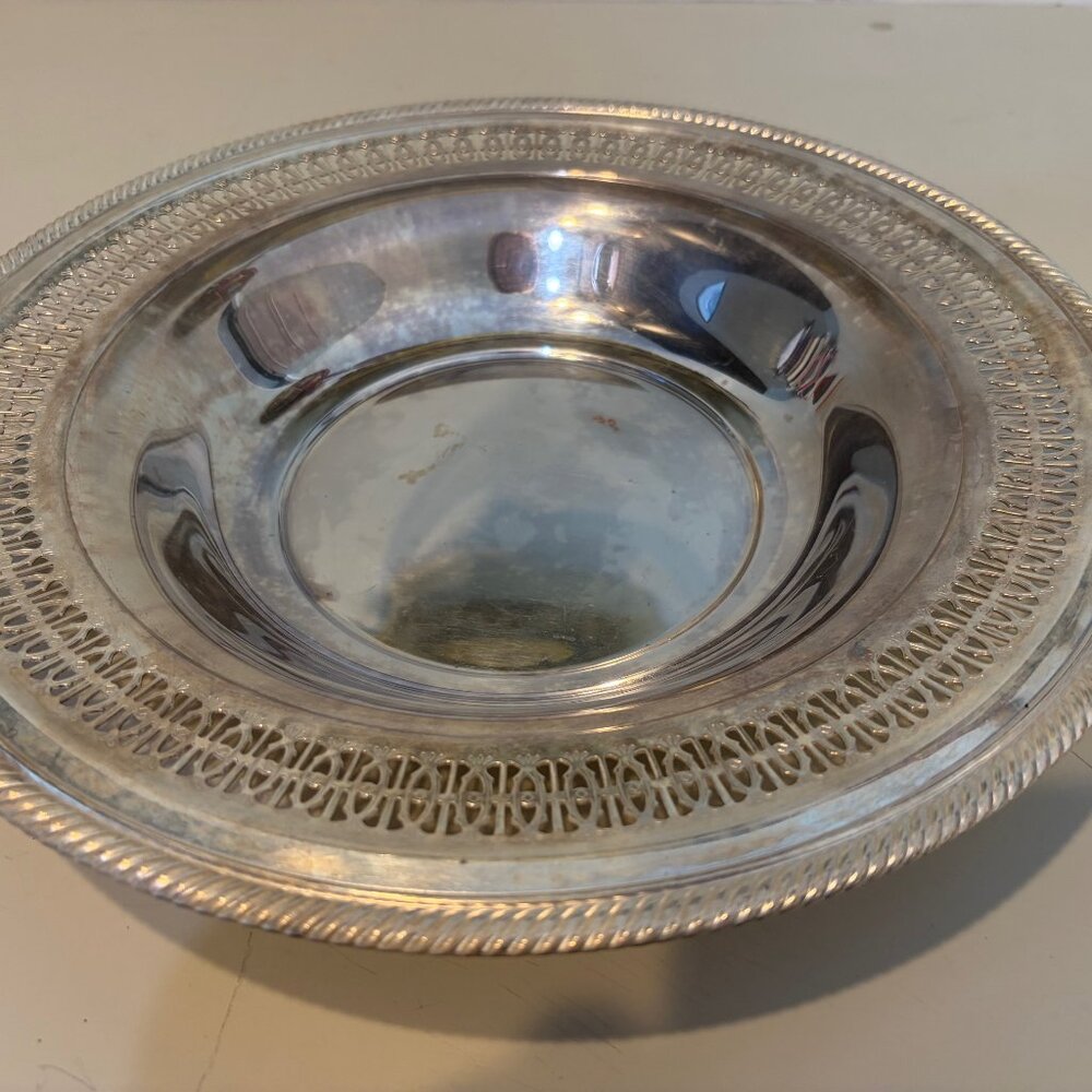 VINTAGE WM ROGERS SILVERPLATE MID-CENTURY 835 PIERCED RETICULATED EDGE BOWL 12"